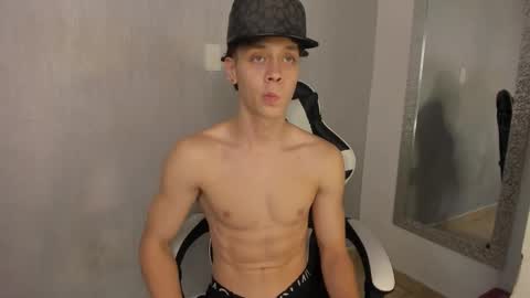 Snapshot of santiceballo chatting on October 15, 2025, 7:36 pm Julius Novachrono online show from October 15, 2025, 7:36 pm