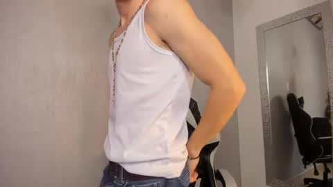 Snapshot of santiceballo chatting on October 26, 2025, 8:15 pm Julius Novachrono online show from October 26, 2025, 8:15 pm