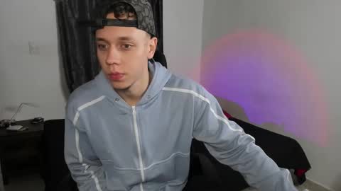 Snapshot of santiceballo chatting on November 28, 2025, 12:19 pm Julius Novachrono online show from November 28, 2025, 12:19 pm