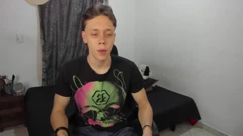 Julius Novachrono  online show from April 19, 2026, 12:22 am