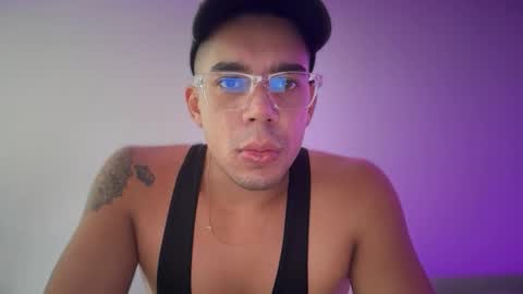 Snapshot of santoxxxkinney chatting on February 1, 2026, 6:06 pm santoxxxkinney online show from February 1, 2026, 6:06 pm