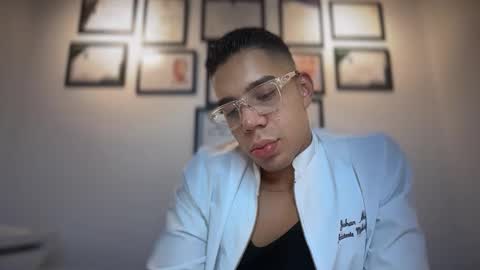 Snapshot of santoxxxkinney chatting on February 5, 2026, 8:24 pm santoxxxkinney online show from February 5, 2026, 8:24 pm