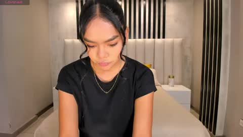 Snapshot of saphirajames chatting on May 28, 2026, 2:20 am Saphira James online show from May 28, 2026, 2:20 am