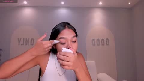 Saphira James online show from July 10, 2026, 2:27 am