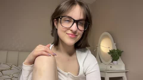 Anny online show from April 3, 2026, 10:52 pm