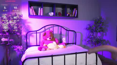 saphyralux online show from July 28, 2026, 8:01 pm