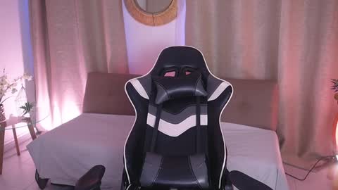 Sara  online show from February 3, 2025, 12:03 pm