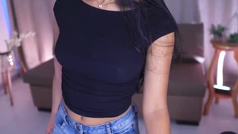 Sara  online show from February 21, 2025, 4:05 pm