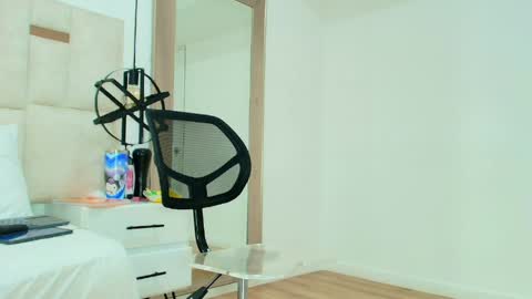 Snapshot of sara_bigass__ chatting on May 5, 2026, 7:33 pm sara online show from May 5, 2026, 7:33 pm