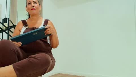 Snapshot of sara_bigass__ chatting on May 14, 2026, 8:26 pm sara online show from May 14, 2026, 8:26 pm