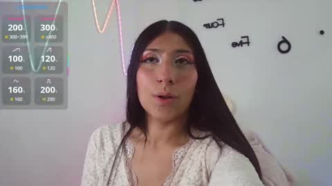 Snapshot of sara_blum_ chatting on June 6, 2026, 3:44 am SARA online show from June 6, 2026, 3:44 am