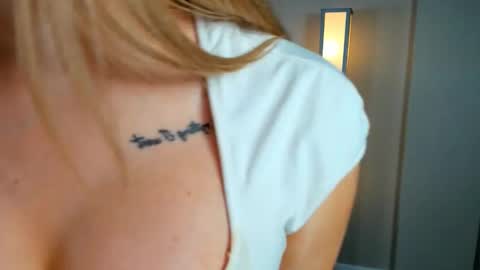 Snapshot of sara_fest chatting on February 7, 2025, 2:04 pm sara_fest online show from February 7, 2025, 2:04 pm