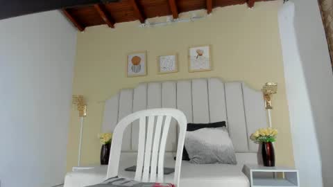 sara_hannks online show from May 26, 2026, 3:24 am