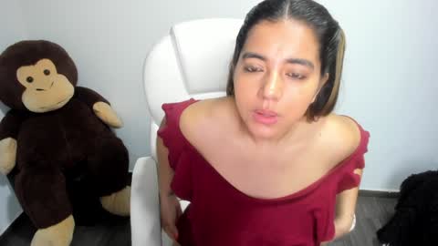 sarah  LIZCANO....... online show from December 6, 2024, 10:49 am