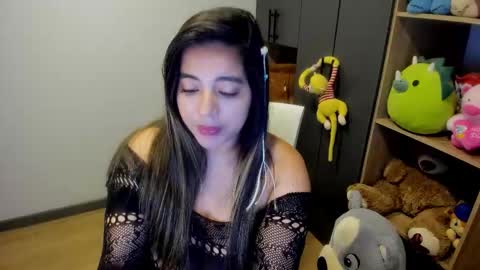 sarah  LIZCANO....... online show from October 16, 2025, 10:49 am