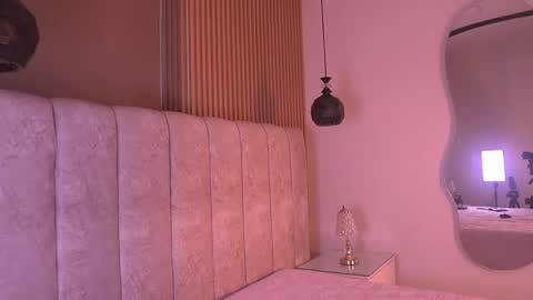 sara_lopee1 online show from May 5, 2026, 11:51 am