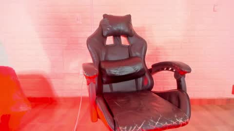 Sara Love online show from May 22, 2026, 4:08 am