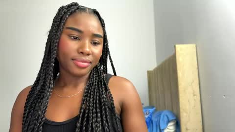 Snapshot of sara_muscle chatting on April 21, 2026, 3:13 am Sara online show from April 21, 2026, 3:13 am