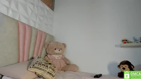 Sara  online show from March 9, 2026, 7:40 pm