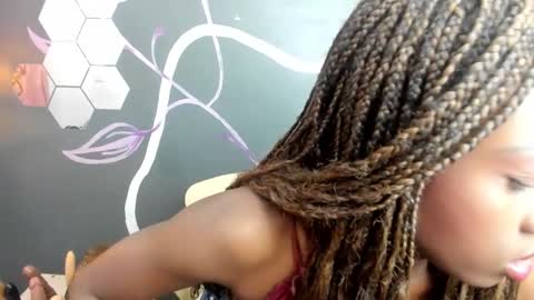 S A R A online show from October 14, 2025, 9:37 pm