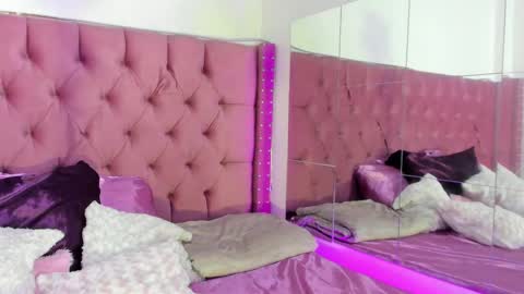 sara_ramirez0 online show from September 11, 2025, 12:00 am