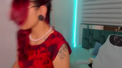 sara_red_x online show from May 21, 2026, 3:24 am