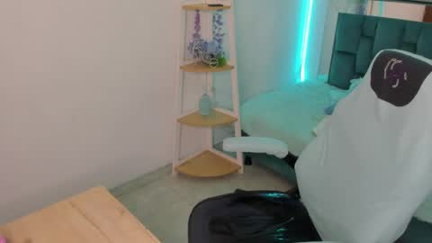 sara_red_x online show from May 25, 2026, 3:12 am