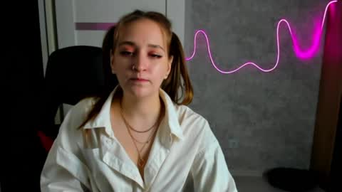 Sara online show from May 21, 2026, 1:40 pm