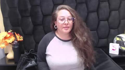 sara_thonson_ online show from January 30, 2025, 3:00 am