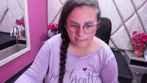 sara_thonson_ online show from October 2, 2025, 4:41 am