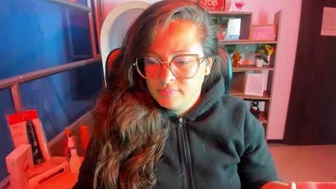 sara_thonson_ online show from November 9, 2025, 3:16 am