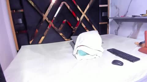 sara_tourner online show from June 5, 2026, 11:27 am