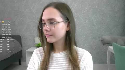 Im Sara  online show from November 17, 2025, 7:30 pm