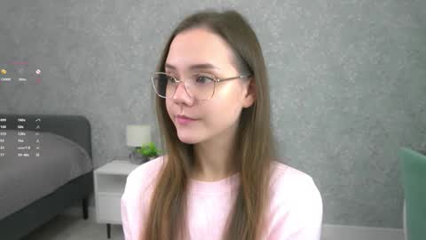 Im Sara  online show from December 4, 2025, 6:38 pm