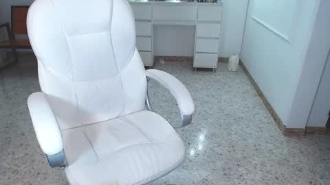 Snapshot of sara_y_rauw chatting on January 5, 2025, 12:52 am Sara online show from January 5, 2025, 12:52 am