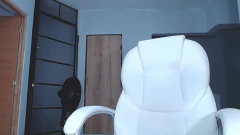 Snapshot of sara_y_rauw chatting on February 15, 2025, 12:59 am Sara online show from February 15, 2025, 12:59 am