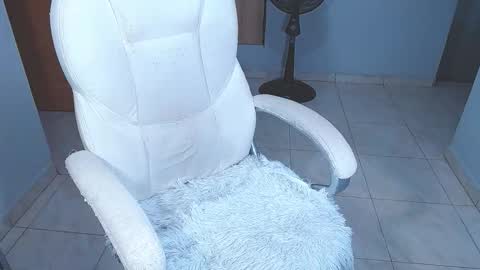 Snapshot of sara_y_rauw chatting on November 9, 2025, 10:41 pm Sara online show from November 9, 2025, 10:41 pm