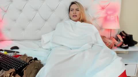 Snapshot of saraa_cute1 chatting on February 21, 2025, 4:07 am Saraa Gomez online show from February 21, 2025, 4:07 am