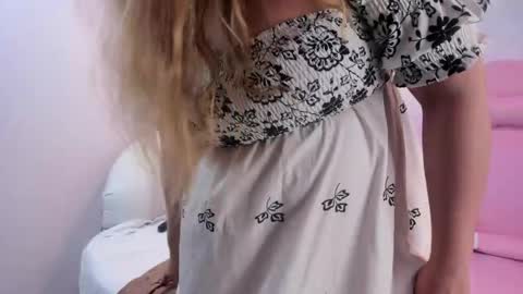 Saraa Gomez online show from April 1, 2026, 3:42 pm