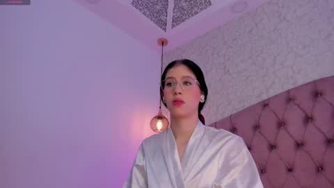 Snapshot of saraa_joness_ chatting on May 4, 2026, 6:59 pm Sara online show from May 4, 2026, 6:59 pm