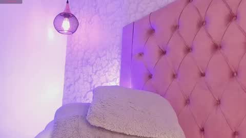 Snapshot of saraa_joness_ chatting on May 14, 2026, 6:15 pm Sara online show from May 14, 2026, 6:15 pm