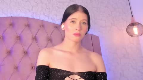 Snapshot of saraa_joness_ chatting on July 18, 2026, 7:17 pm Sara online show from July 18, 2026, 7:17 pm