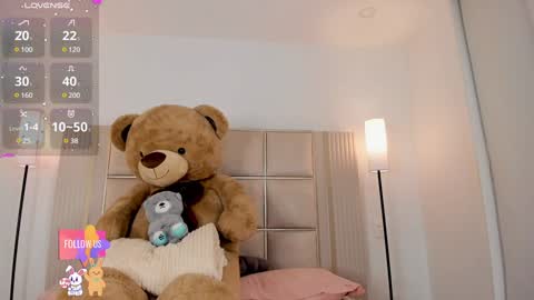 Snapshot of saraa_milleer chatting on January 23, 2025, 11:47 pm Sara Miller online show from January 23, 2025, 11:47 pm