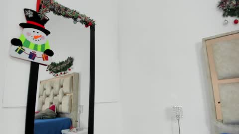 Snapshot of saraa_nix chatting on December 11, 2024, 9:19 am sara online show from December 11, 2024, 9:19 am