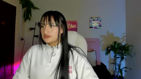 Sarah Ramirez online show from February 17, 2025, 5:43 pm