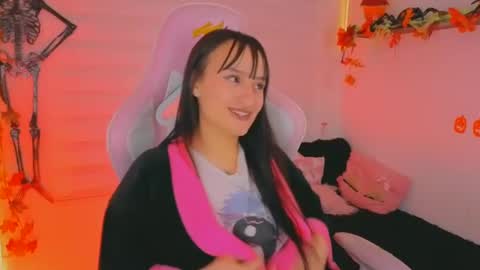 Sarah Ramirez online show from October 16, 2025, 9:21 am