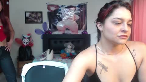 Snapshot of saraandmarilyn chatting on March 19, 2026, 6:23 pm Alahia and Marilyn online show from March 19, 2026, 6:23 pm