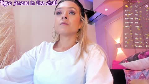 Snapshot of saraavila_ chatting on December 22, 2024, 3:00 am SaraAvila online show from December 22, 2024, 3:00 am