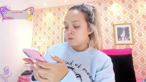 Snapshot of saraavila_ chatting on November 30, 2025, 5:00 am SaraAvila online show from November 30, 2025, 5:00 am