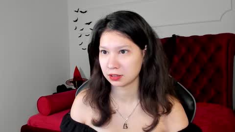 SaraDenars online show from November 4, 2025, 5:17 am